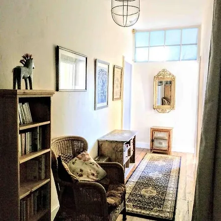 Quai Des Fleurs Saint-Savinien