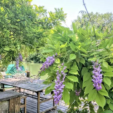 Quai Des Fleurs Frühstückspension Saint-Savinien